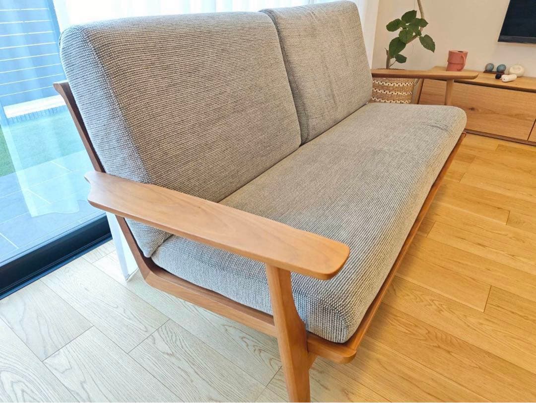 カリモク 木製フレーム ２人掛椅子ロングソファ グレー