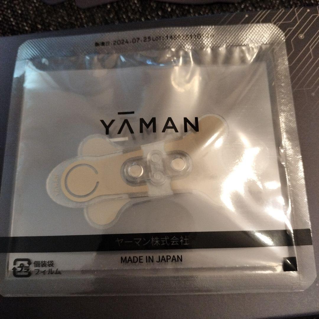ヤーマン YA-MAN TOKYOJAPAN デザインリフト本体と付属品