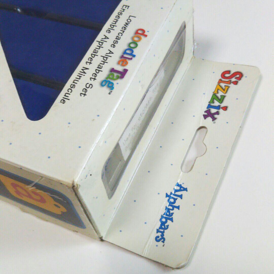 シジックス アルファベット ダイ タグ doodle tag 小文字