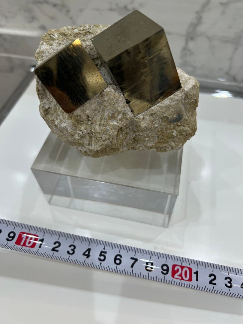 【希少】パイライト 立方体 インテリア小物 母岩　クリアスタンド付き「正立方体」