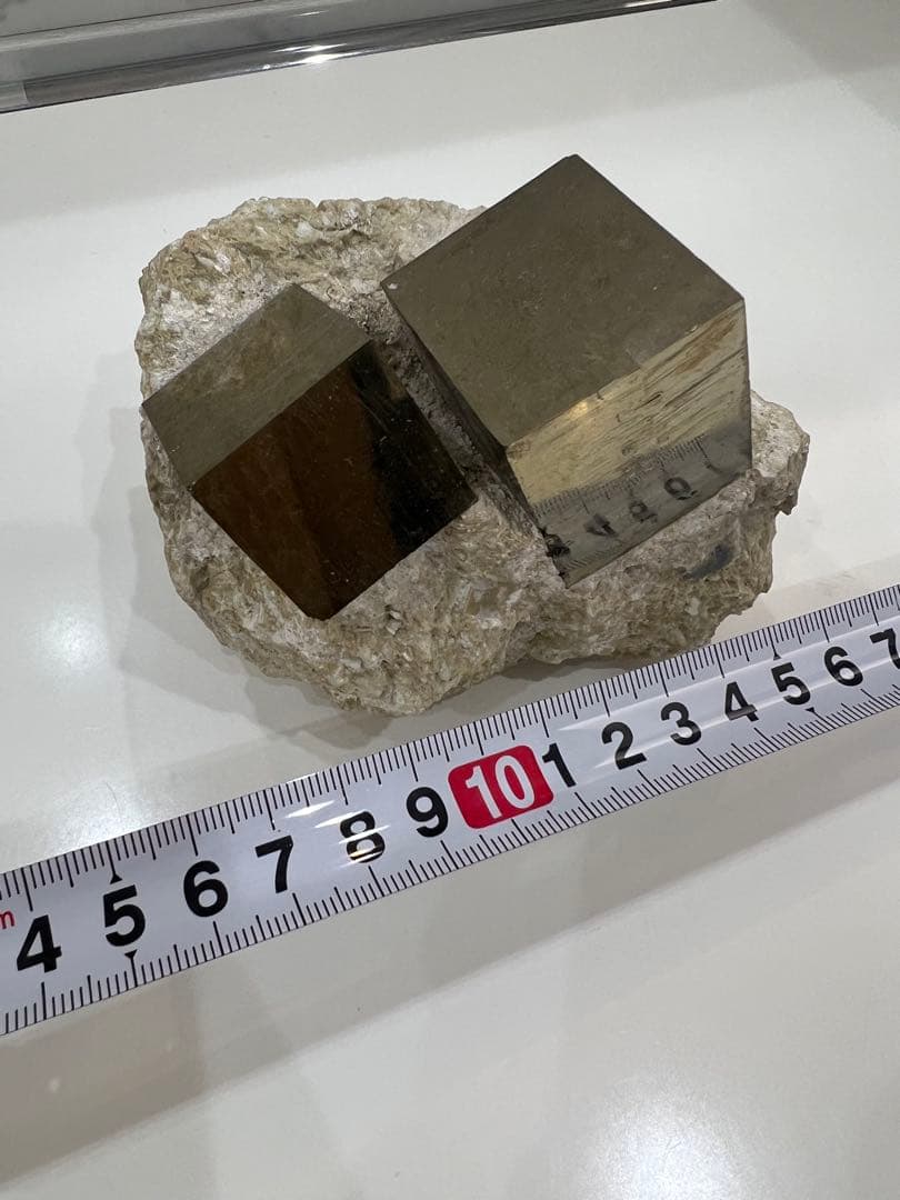 【希少】パイライト 立方体 インテリア小物 母岩　クリアスタンド付き「正立方体」