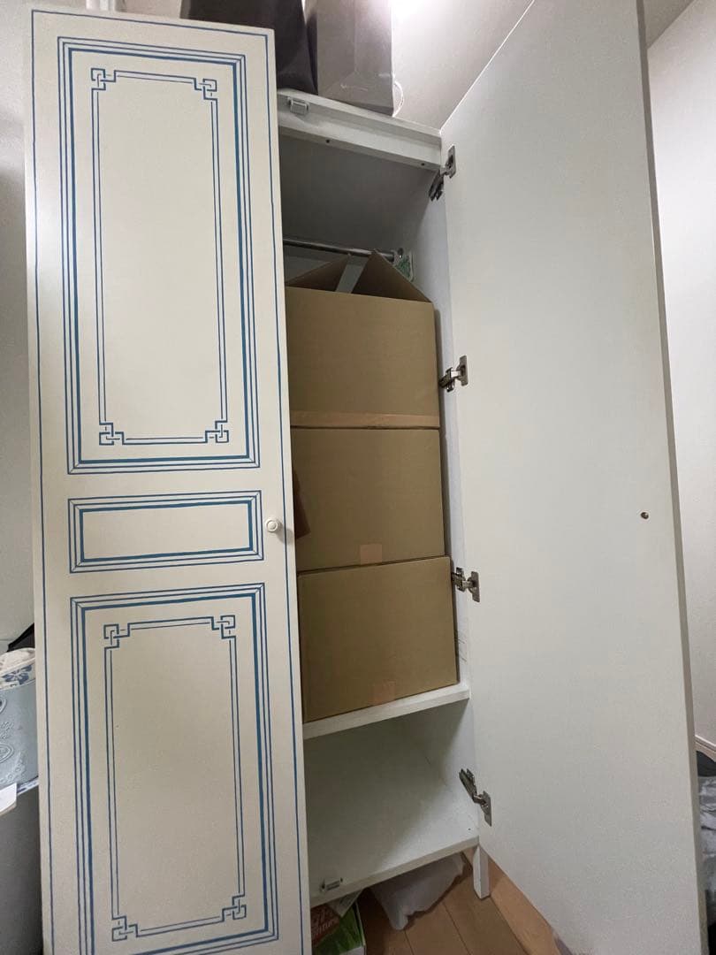 【美品】ホワイトブルー装飾のアンティーク・北欧クローゼット