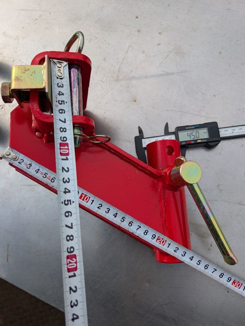 トラクター　ロータリーの畝立噐取付金具　アタッチメント　そこそこ綺麗な方