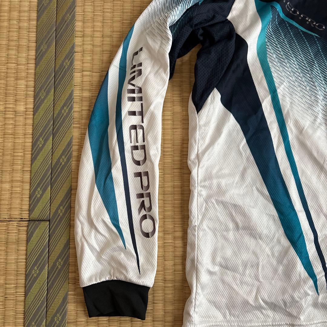 シマノ　リミテッドプロ　シャツセット