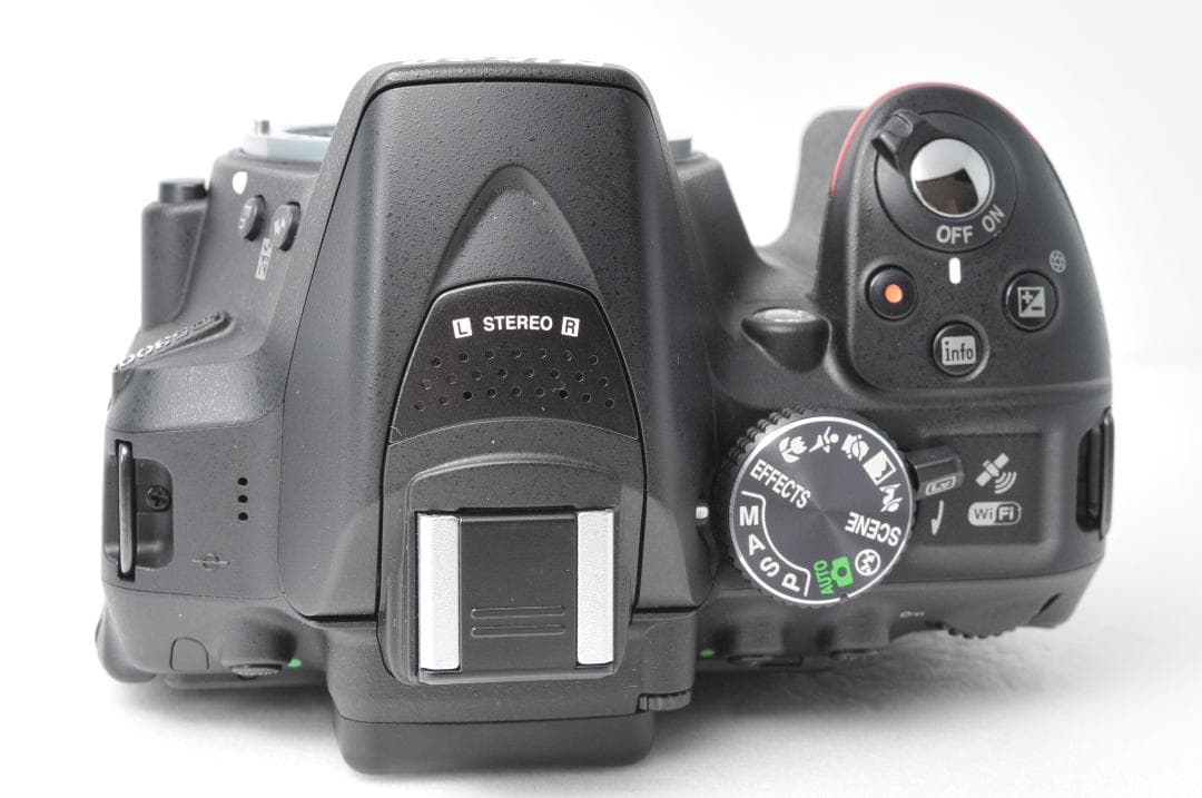 シャッター数新品級❣️美品 Nikon D5300⭐️Wi-Fi ダブルレンズ