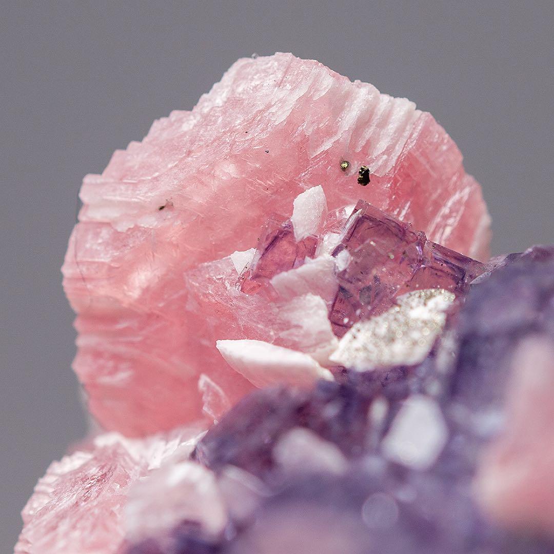 中国 ロードクロサイト フローライト 天然石 原石 鉱物標本 鉱石 蛍石 726