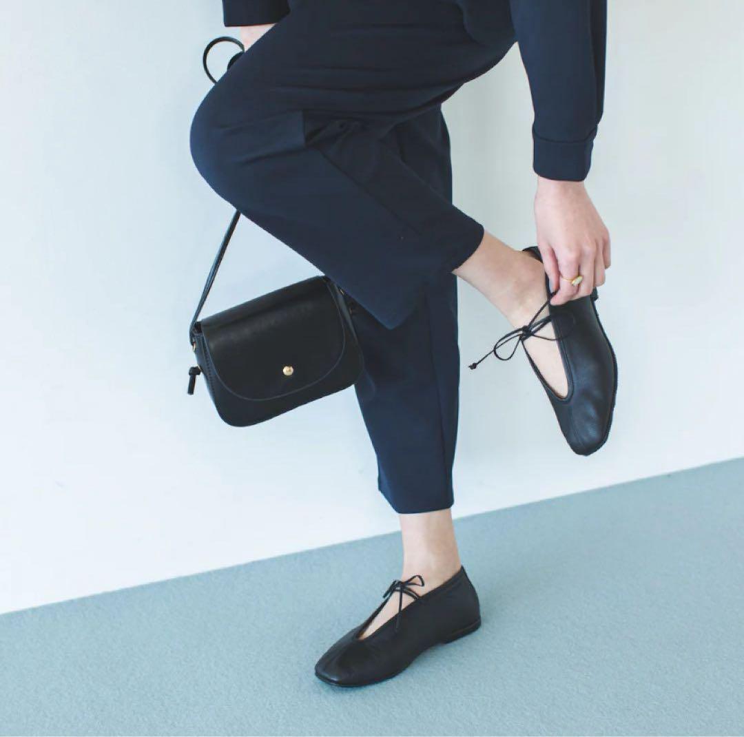 sui スイ　レースアップシューズ　24cm