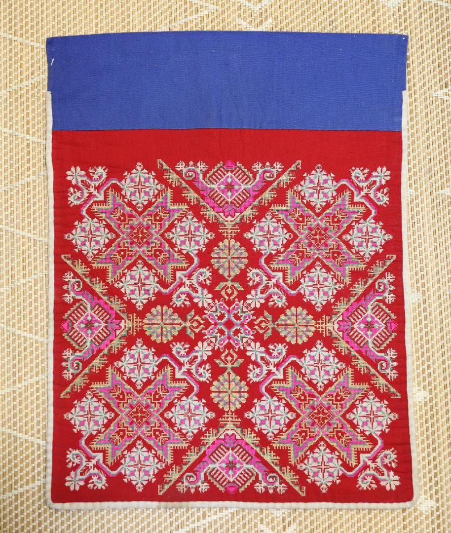 ミャオ族 伝統挑花刺繍 太陽生長紋×花樹文様 手仕事 アンティーク古布 民藝