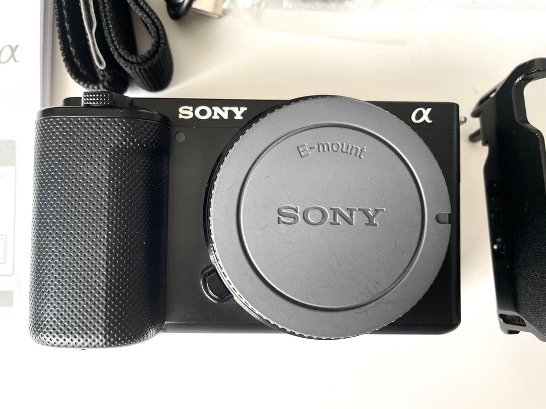 SONY ZV-E10 ミラーレス一眼 本体と付属品　smallRig のリグ