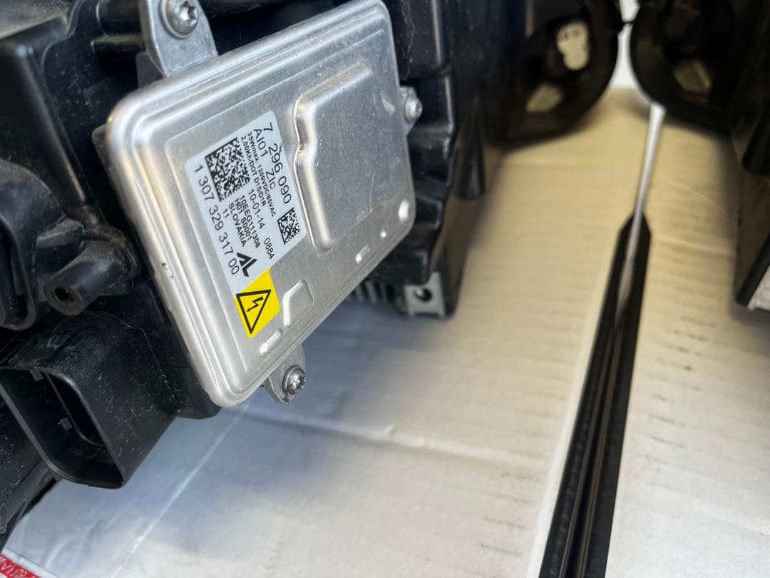  F10 ヘッドライト左右