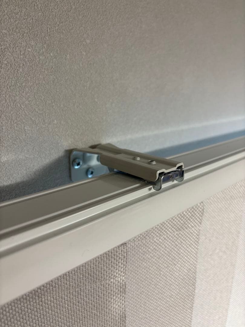 【TOSO】ホワイト バーチカルブラインド（遮光）幅189cm 高さ210cm