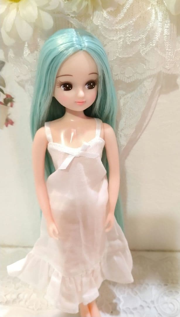リカちゃんキャッスル お人形教室 真ん中分けスーパーロングストレート ② 新品