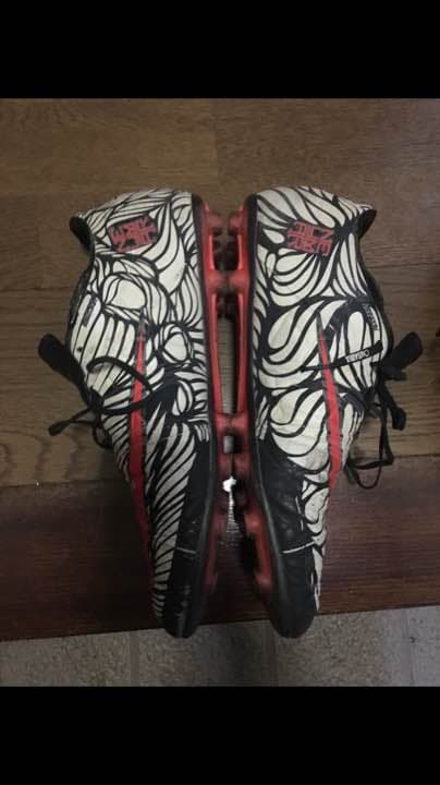 ハイパーヴェノム 二足