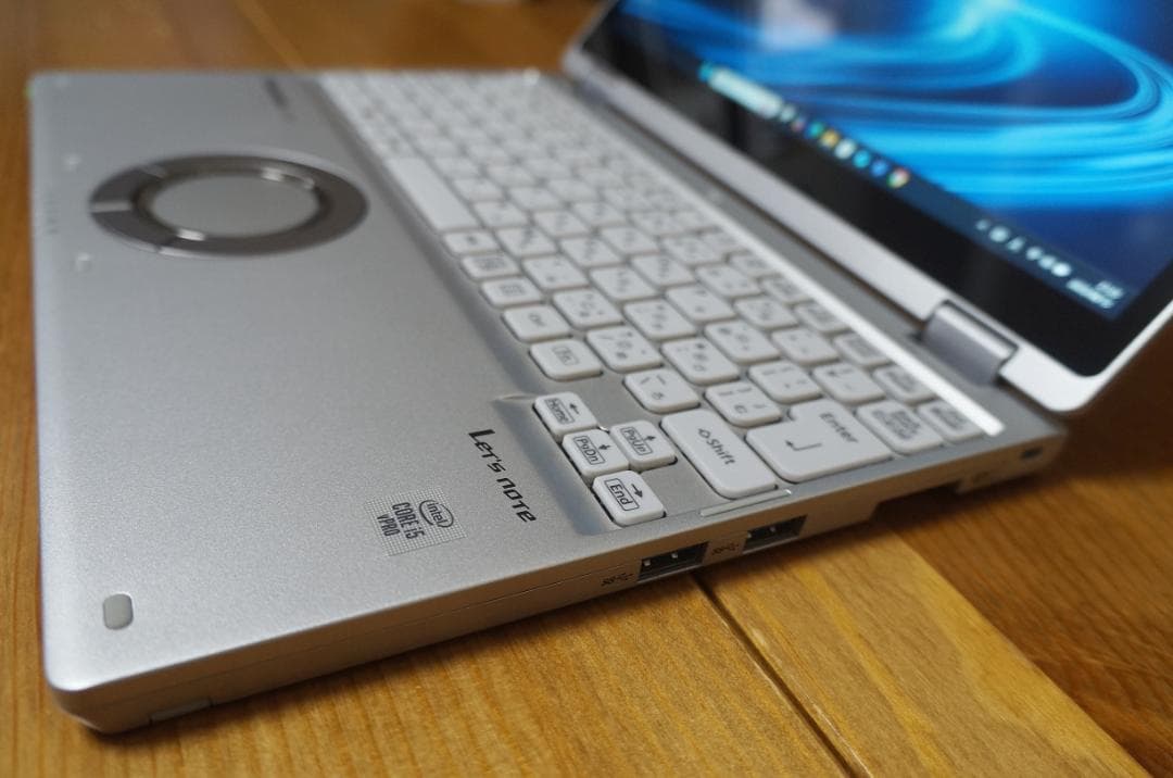 Windowsノート本体 Let's note CF-QV9 i5 8G 256GB LTE Office