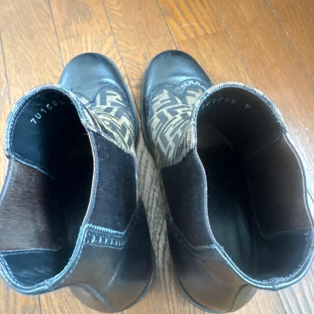 t*1様 FENDIブーツメンズ