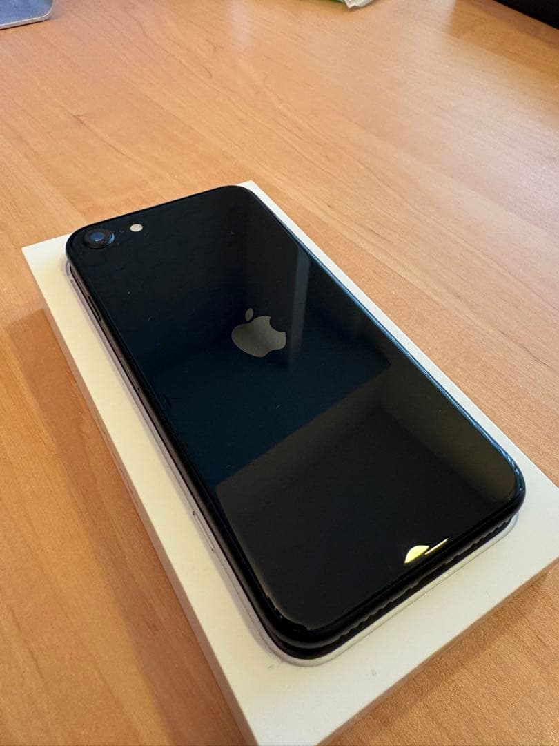 【美品】iPhone SE 第3世代 128GB 新品フィルム等付