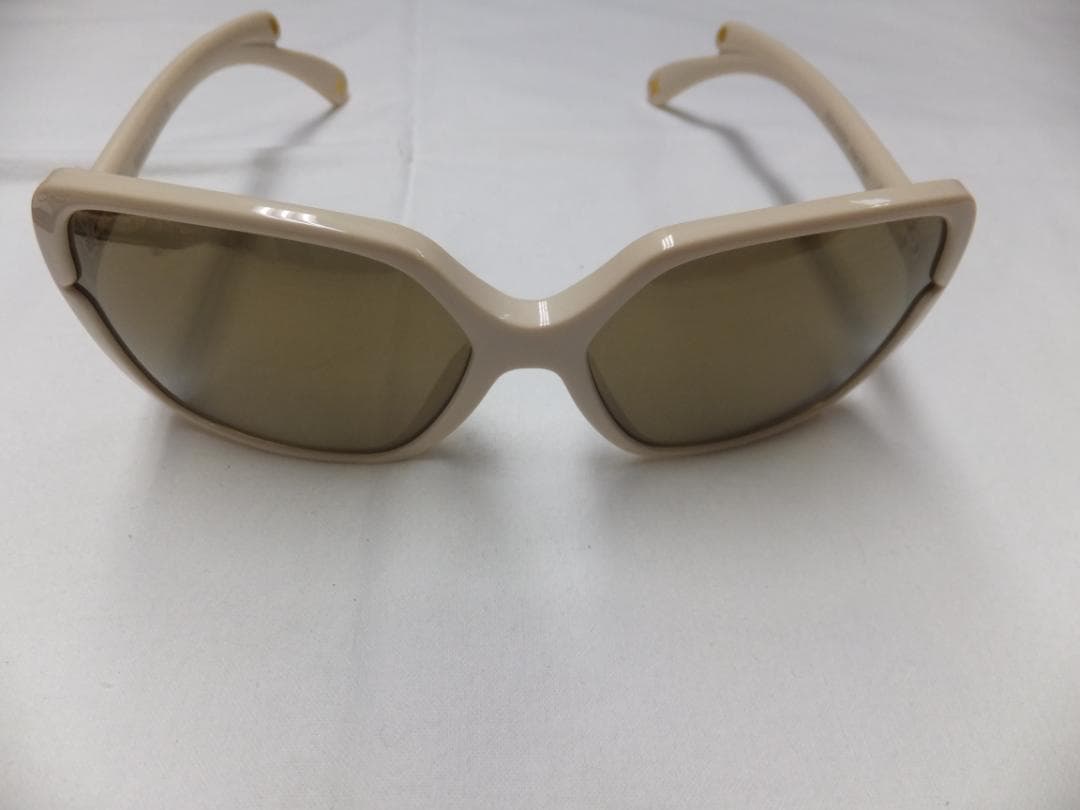 ルイヴィトン　フロール カレ サングラス ライトベージュ スモーク Z0392E