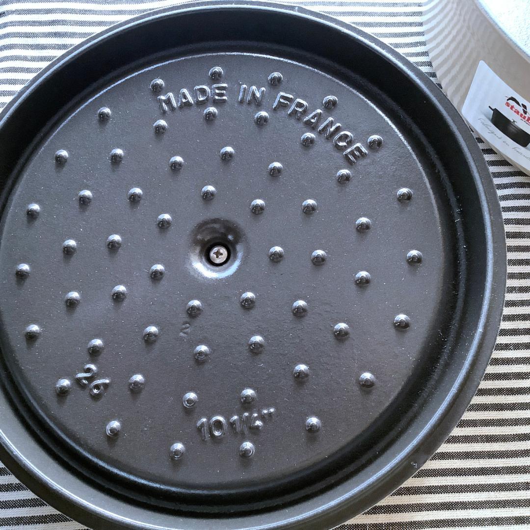 【ヘンケルスジャパン正規品】ストウブ シャローココットロンド 26 セサミ色