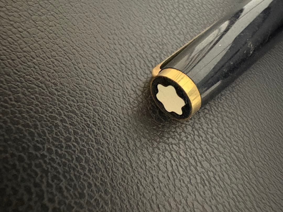 Montblanc 黒い万年筆