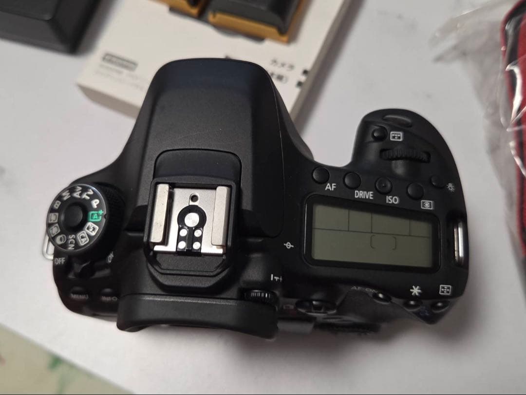 [美品] Canon EOS 80D ボディ　予備バッテリー付き