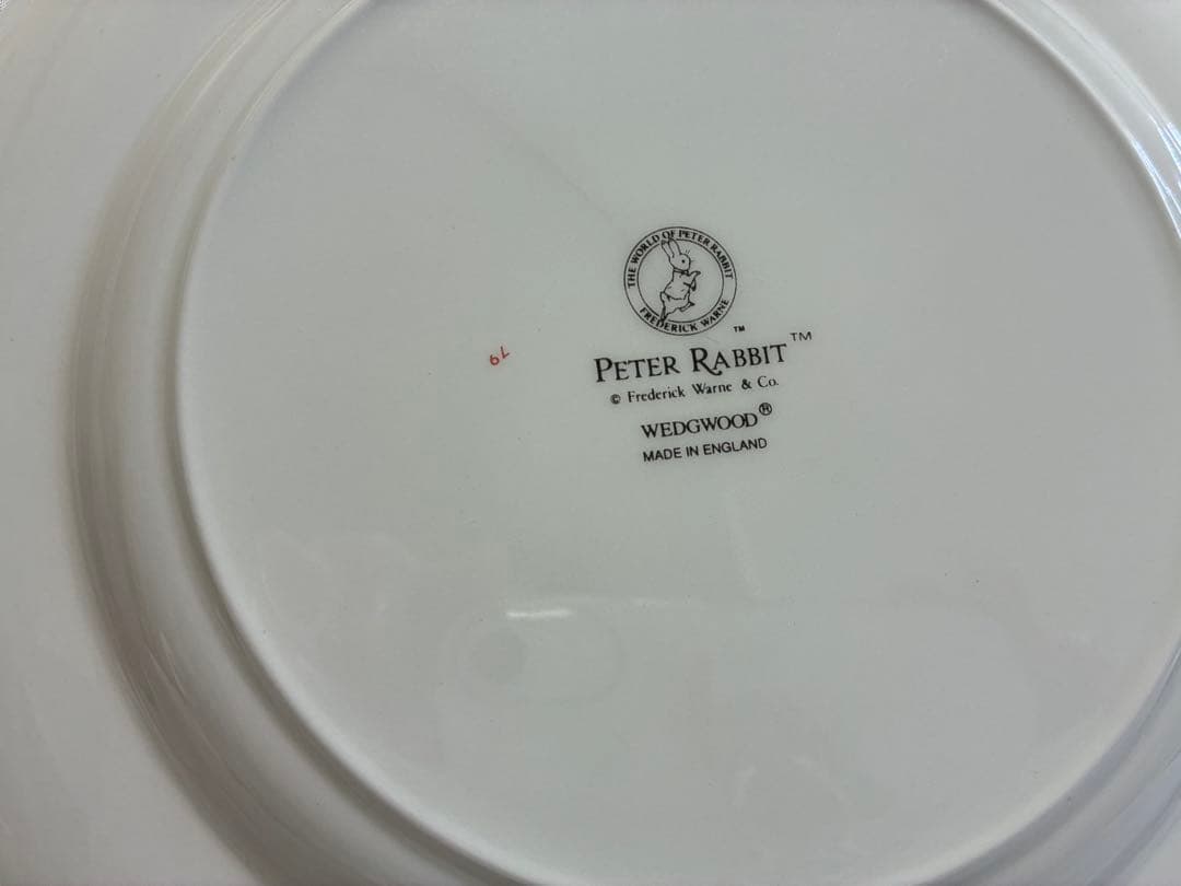 １００周年記念　ビンテージ　ピーターラビット　ディナープレートウエッジウッド