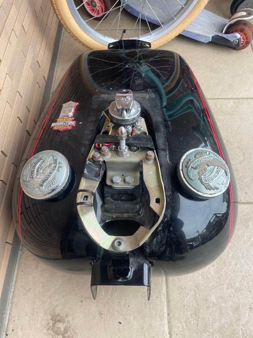 ハーレー　タンク　エボ