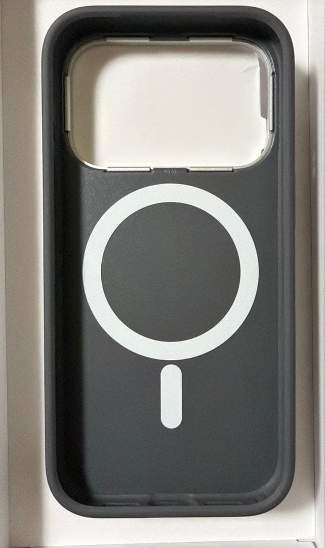 【美品】CASETiFY メタルウェーブケース iPhone 17 Pro