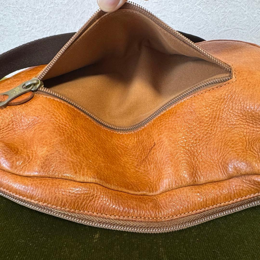 【IL BISONTE】イルビゾンテ ボディバッグ 本革