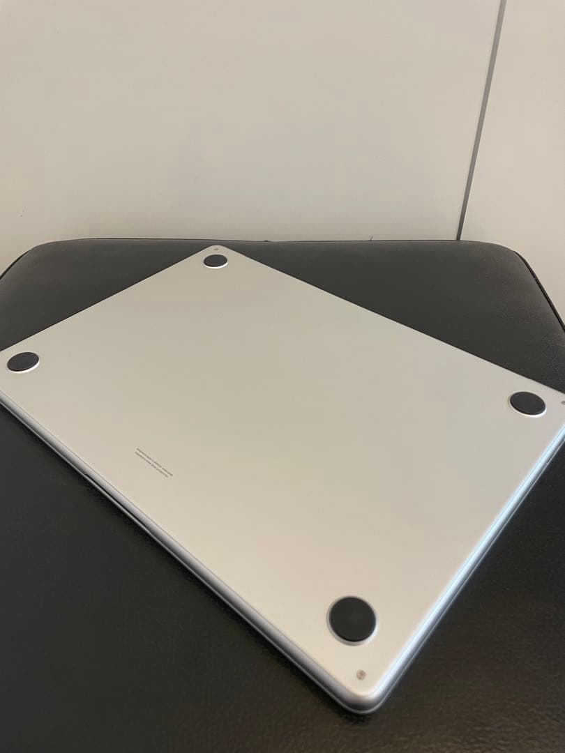 美品MacBookAirM2 2022メモリ8GB256GB MLXY3J/A