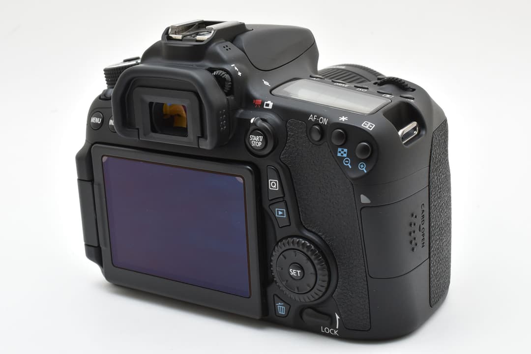 ほぼ未使用 Canon EOS 70D Wi-Fi搭載 キャノン #8934