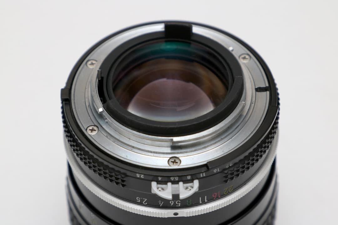 ニッコール　105mm  F2.5　（マニュアルフォーカス）　オールドレンズ