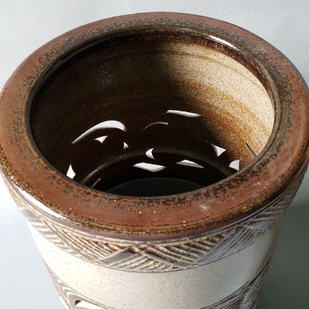 信楽焼傘立て  唐草帯彫 高さ４６cm