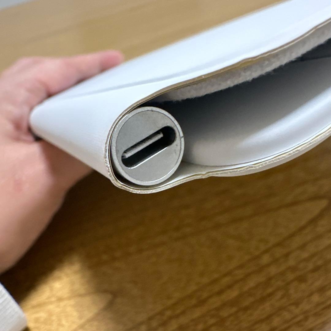 Apple 純正 iPad Magic Keyboard（ホワイト／日本語配列）