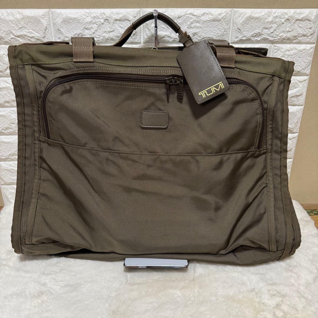 TUMI ガーメントバッグ オリーブグリーン