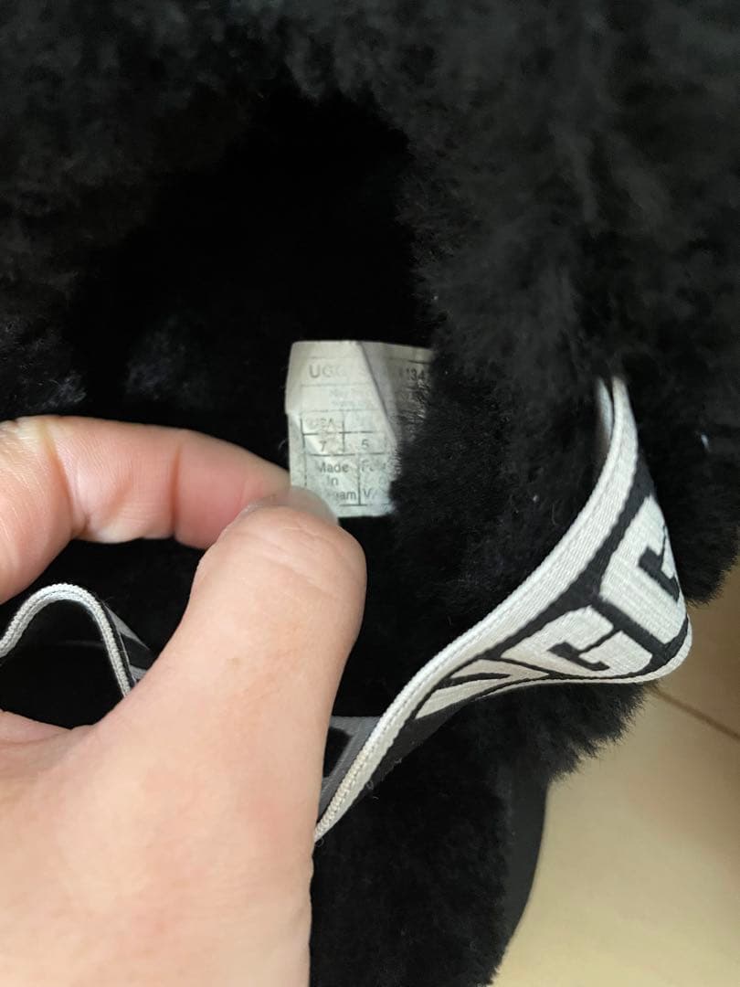 UGG ファンケット　24cm 黒　厚底　ムートン　サンダル　スリッポン