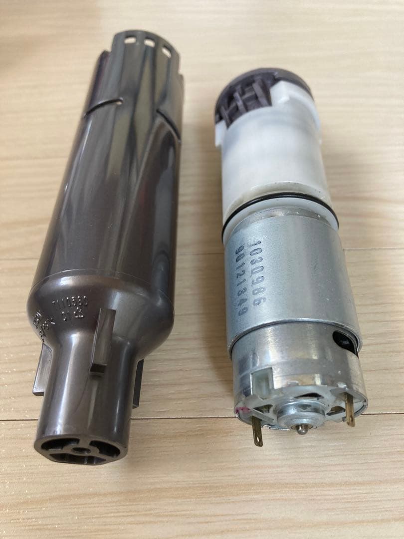 ダイソン掃除機　v8 sv25 分解洗浄 スタンド付き