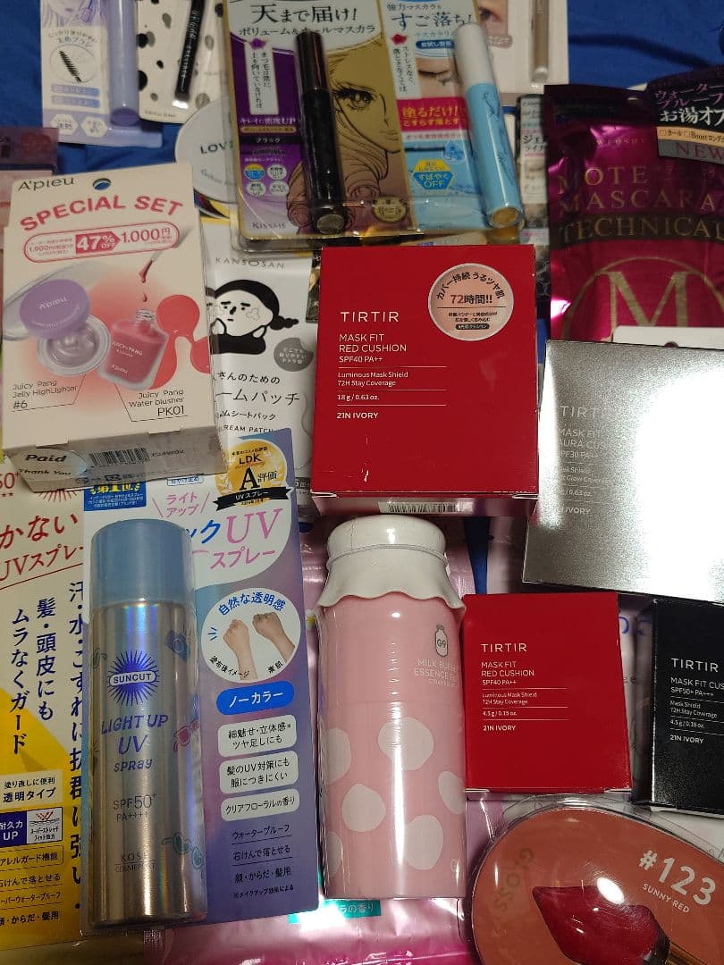 化粧品　新品未使用　大量まとめ売り　fwee，TIRTIR,etc...