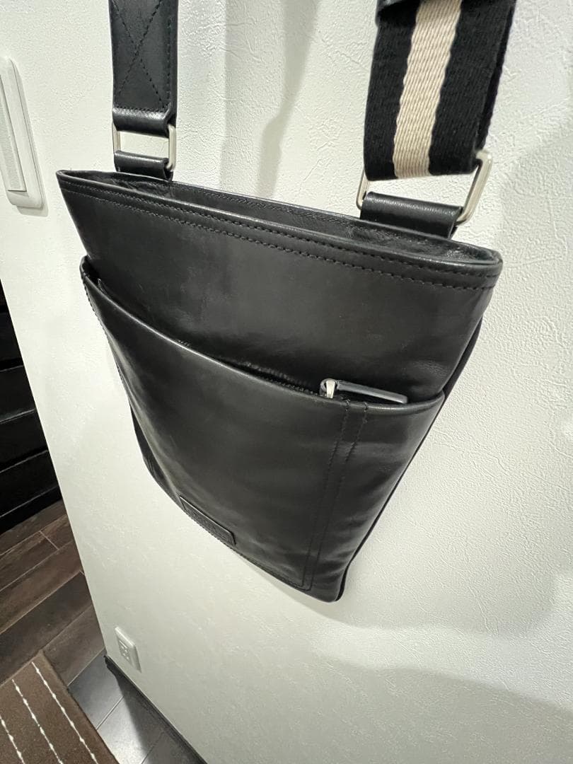 バリー　ショルダーバッグ