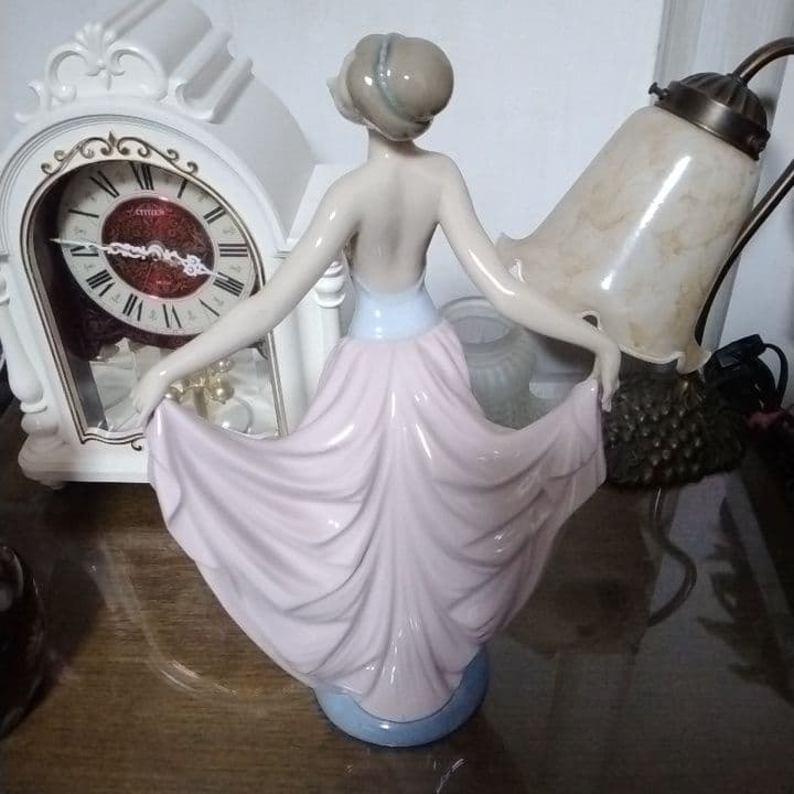 ✨Juny✨リヤドロ✨陶器製✨素敵な品です✨新年ご送付です