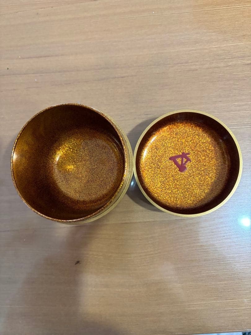一后一兆　　漆塗り 棗 金箔 松の絵柄