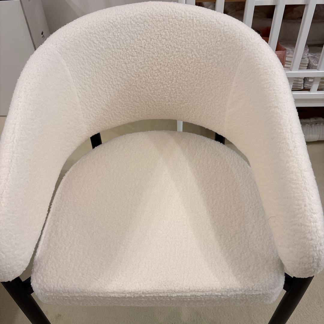 新品未使用　ダイニングチェア　1人掛け　アームチェア モダン