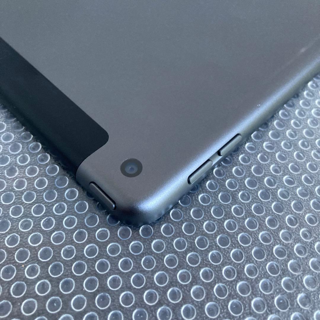 3778【早い者勝ち】電池良好☆iPad8 第8世代 32GB SIMフリー☆