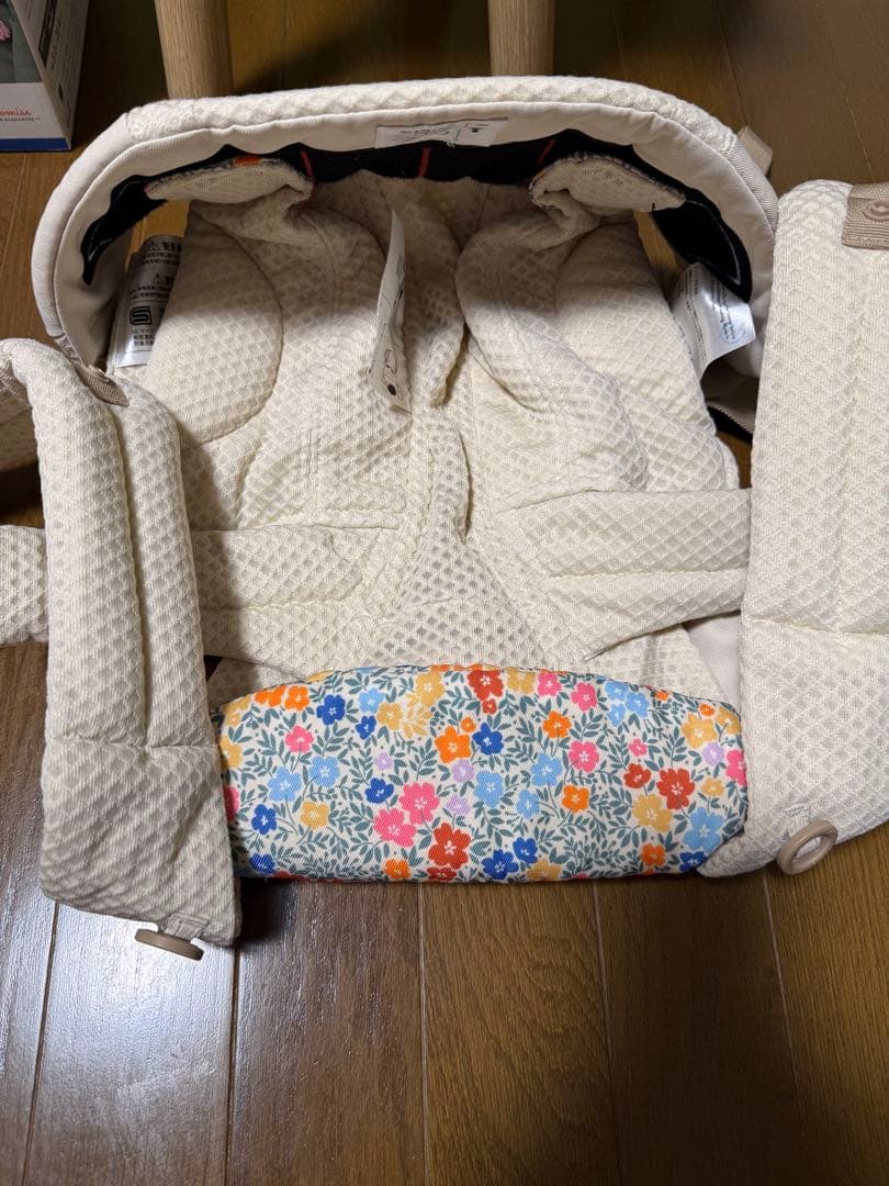 ergobaby OMNI Breeze 抱っこ紐 ベージュ・花柄