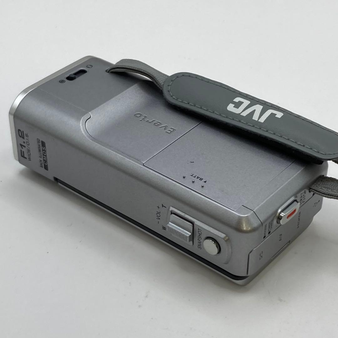 JVC GZ-V590-S プレシャスシルバー