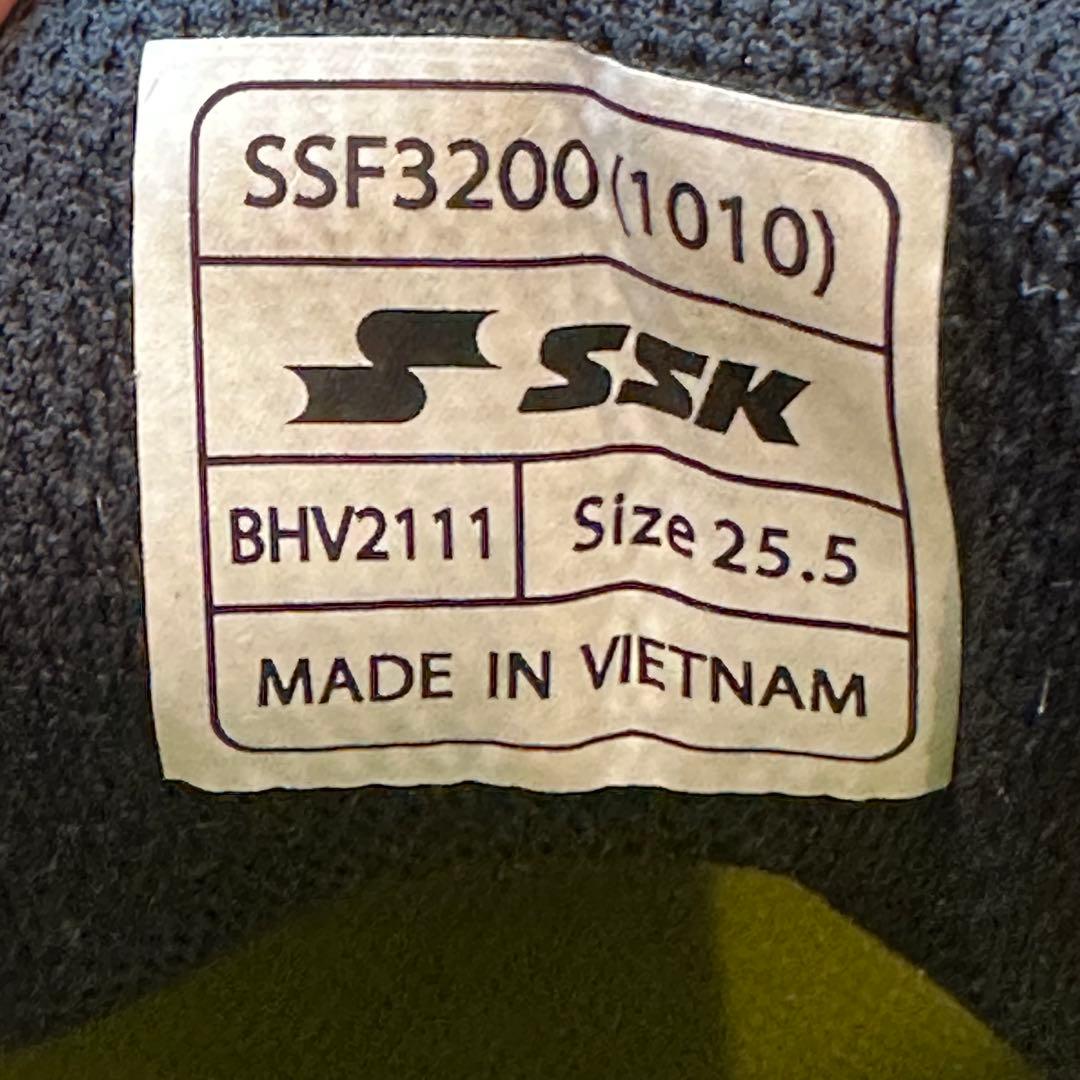 ホワイト スパイクシューズ