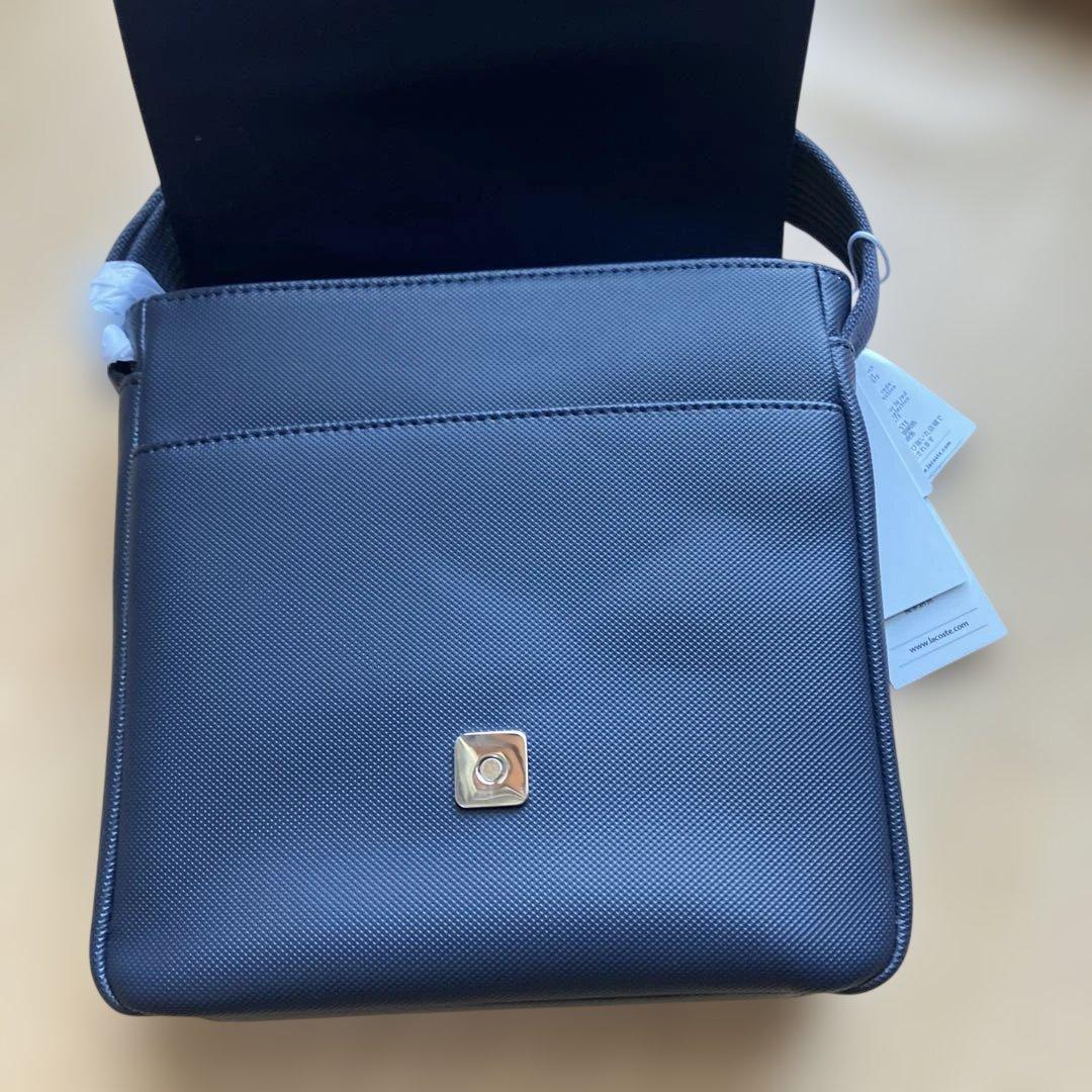Lacoste 紺色　ショルダーバッグ　新品未使用