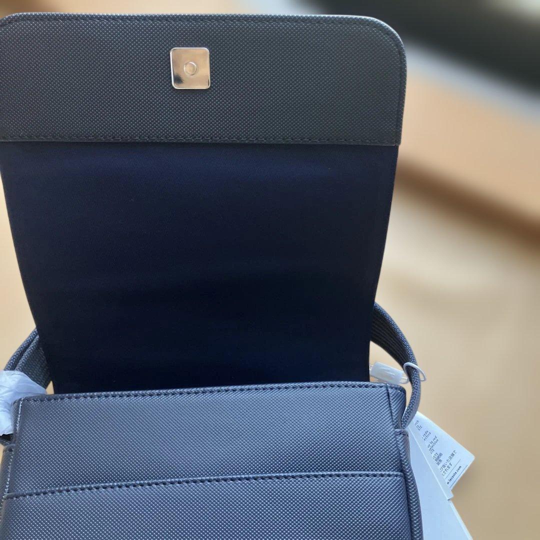 Lacoste 紺色　ショルダーバッグ　新品未使用