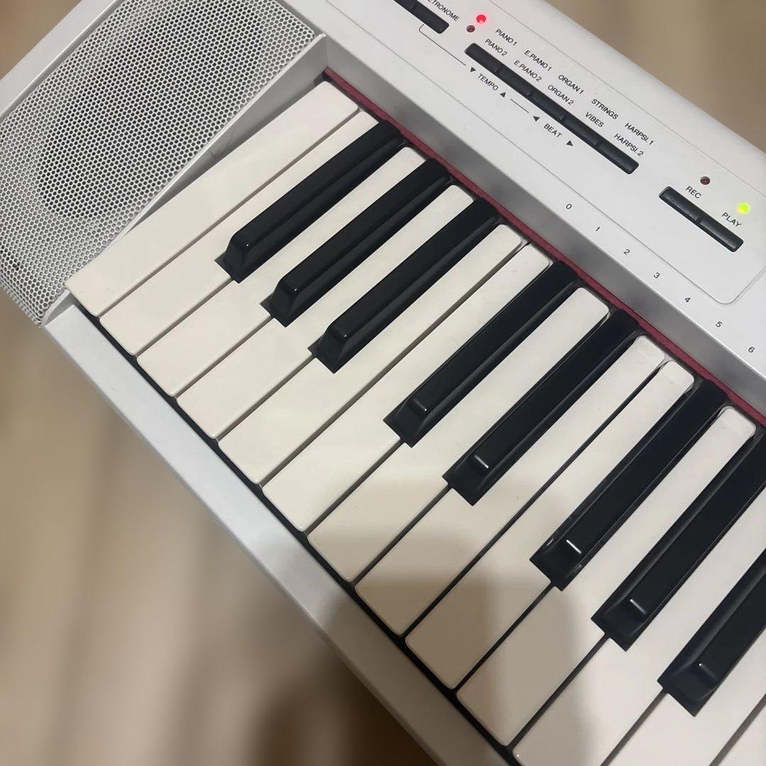 ヤマハ YAMAHA 電子キーボード piaggero ホワイト NP-32