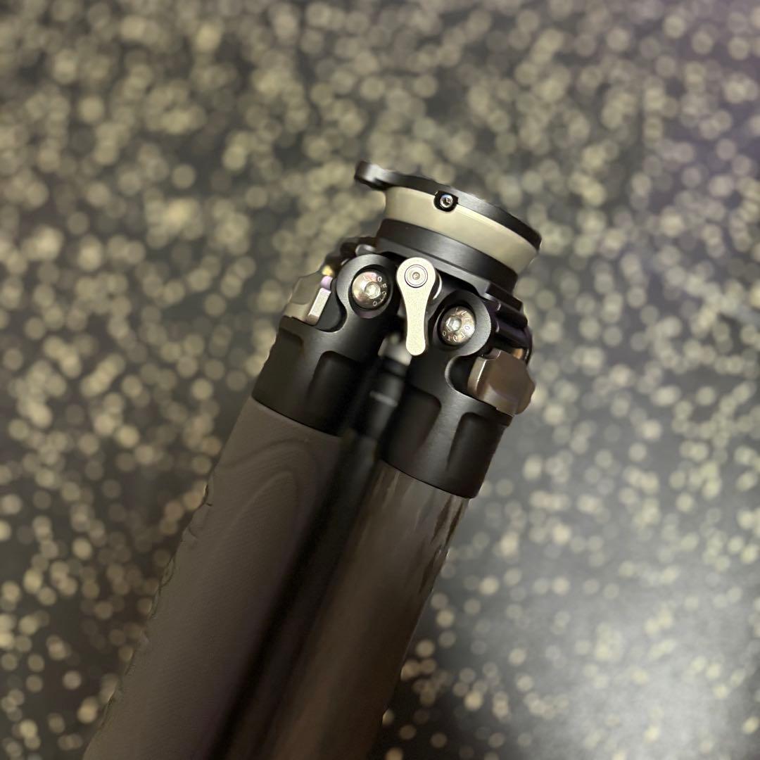 LS-323CEX レベリングベース搭載カーボン三脚Leofotot