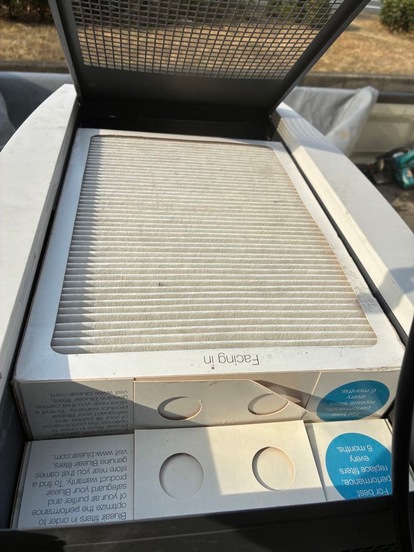 空気清浄機 グレー 直方体形状Blueair 空気清浄機